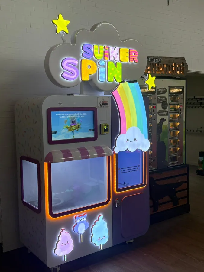 Sweet Robo Zuckerwatte-Maschine an einem Indoor-Standort in den Niederlanden