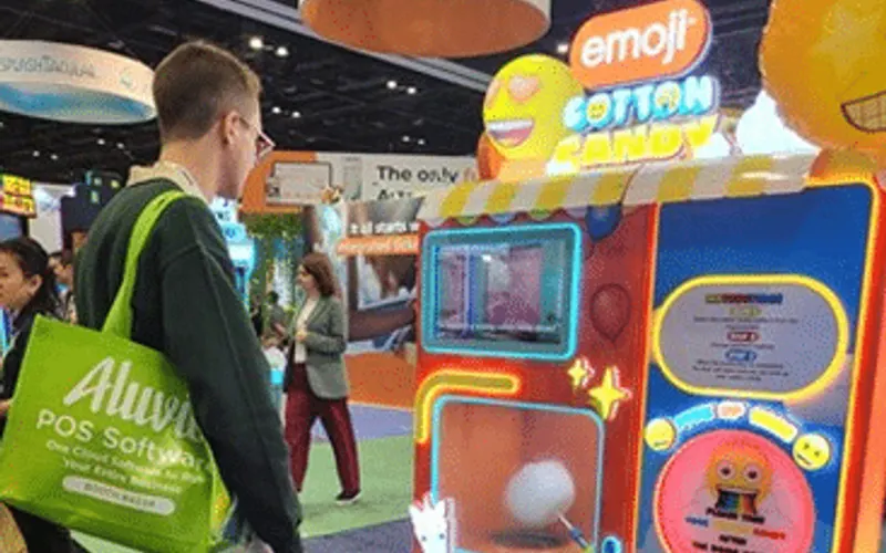 CES 2025 Exclusive: Sweet Robo’s AI Vending Machine Delivers Personalized Phone Cases in 90 Seconds