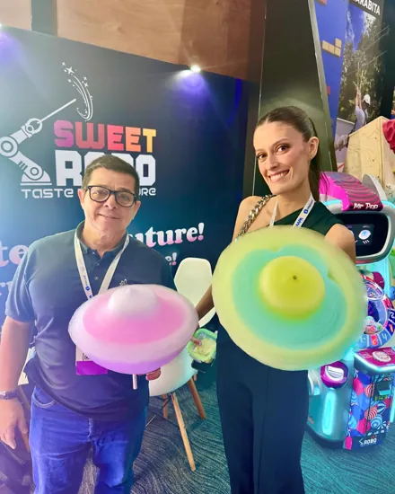 Sweet Robo Cotton Candy Robot in action