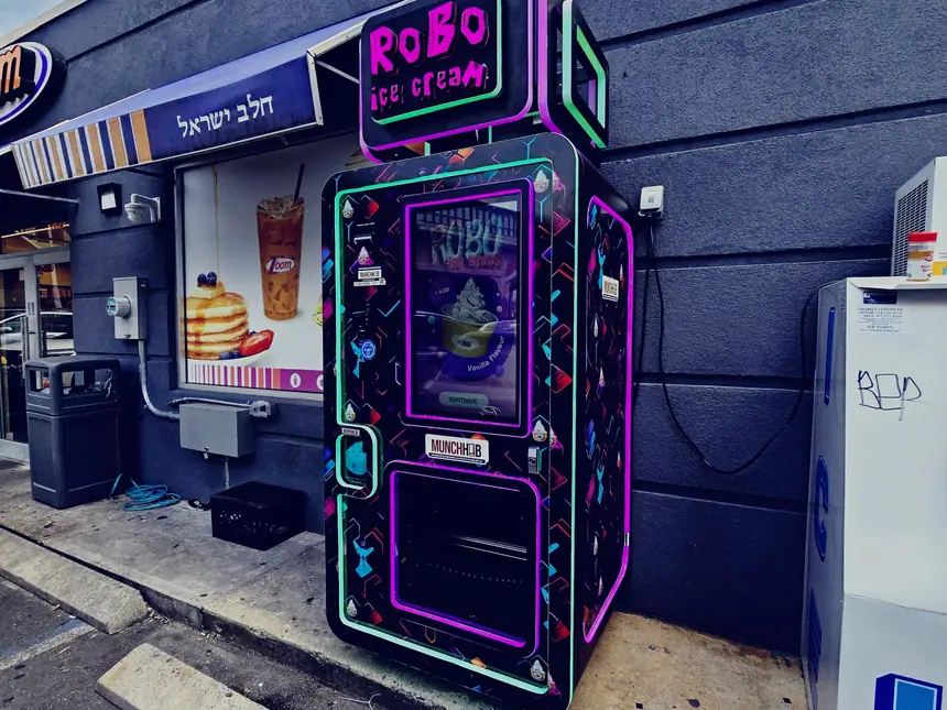 Sweet Robo machine at a straßen & promenaden venue