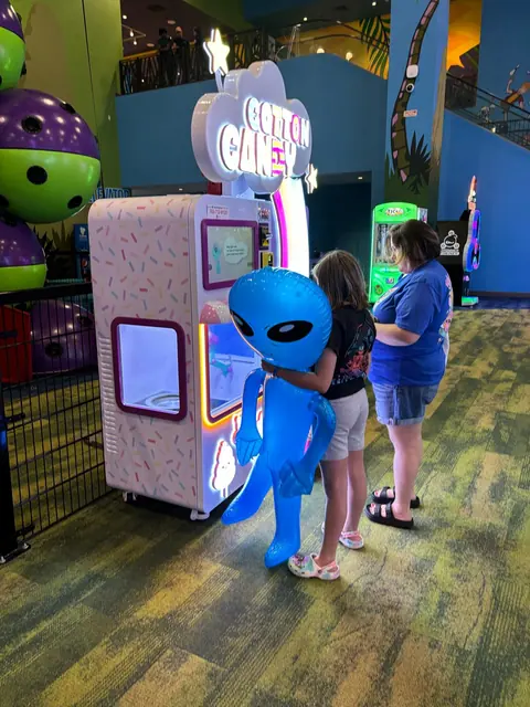 Sweet Robo robotautomaat in een Nederlands bowlingcentrum